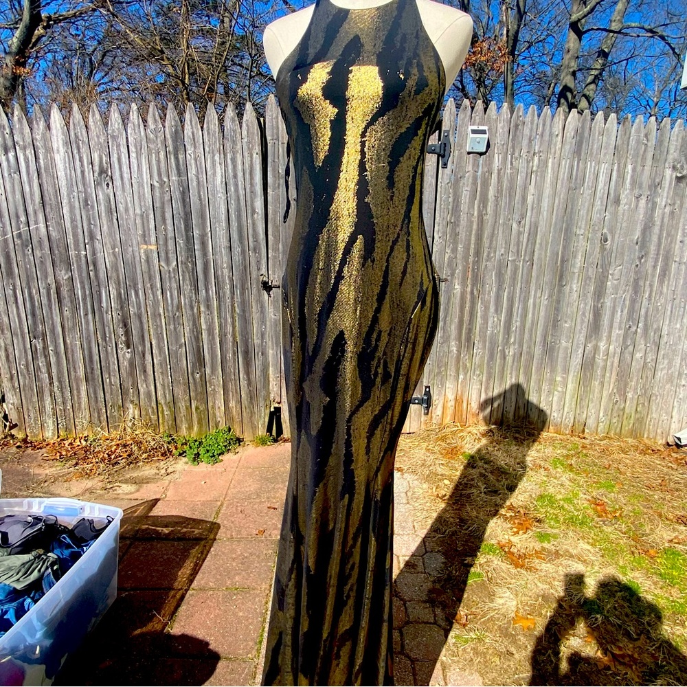COPY - Gorgeous mermaid cut metallic gold